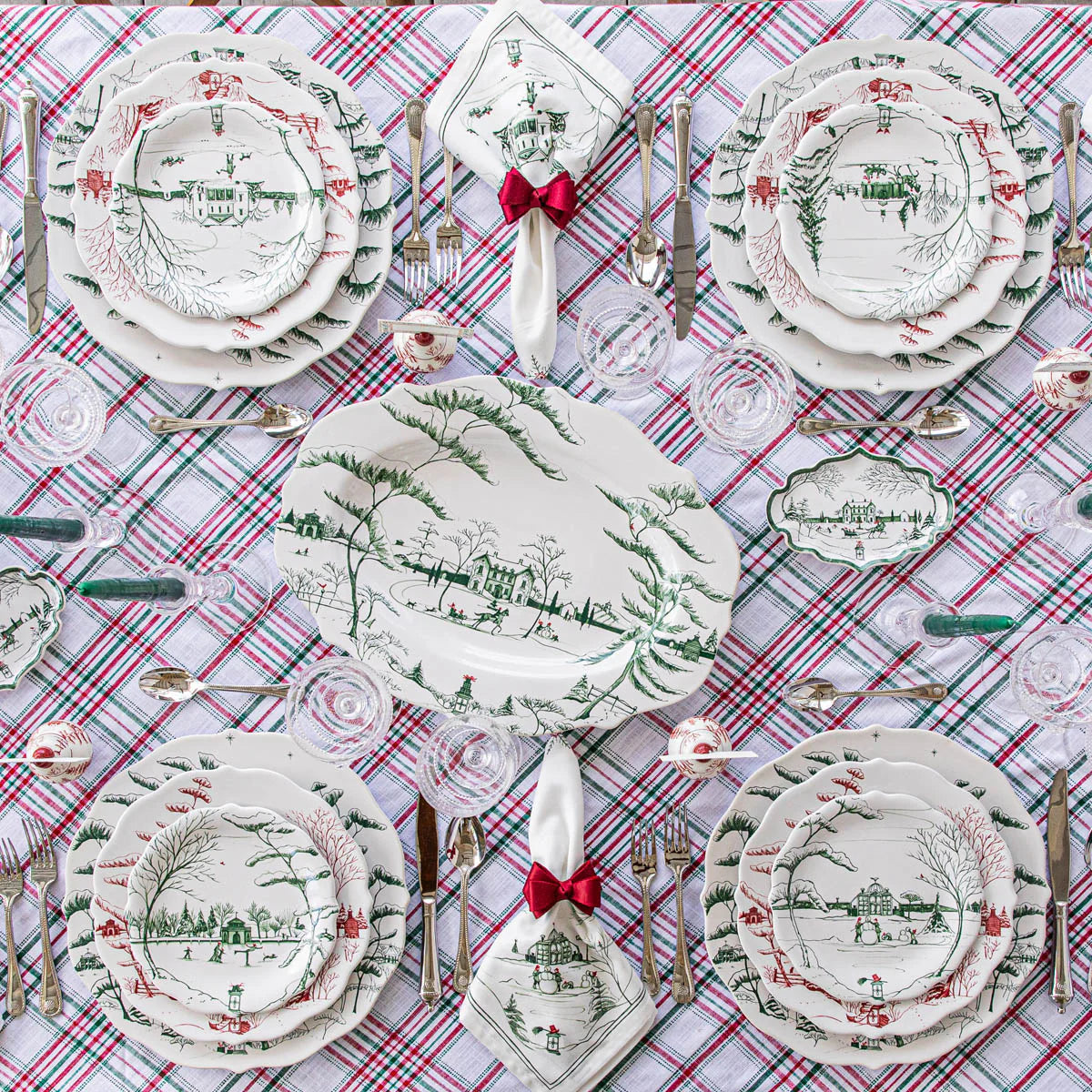 Country Estate Winter Frolic Dinner Plate - Evergreen