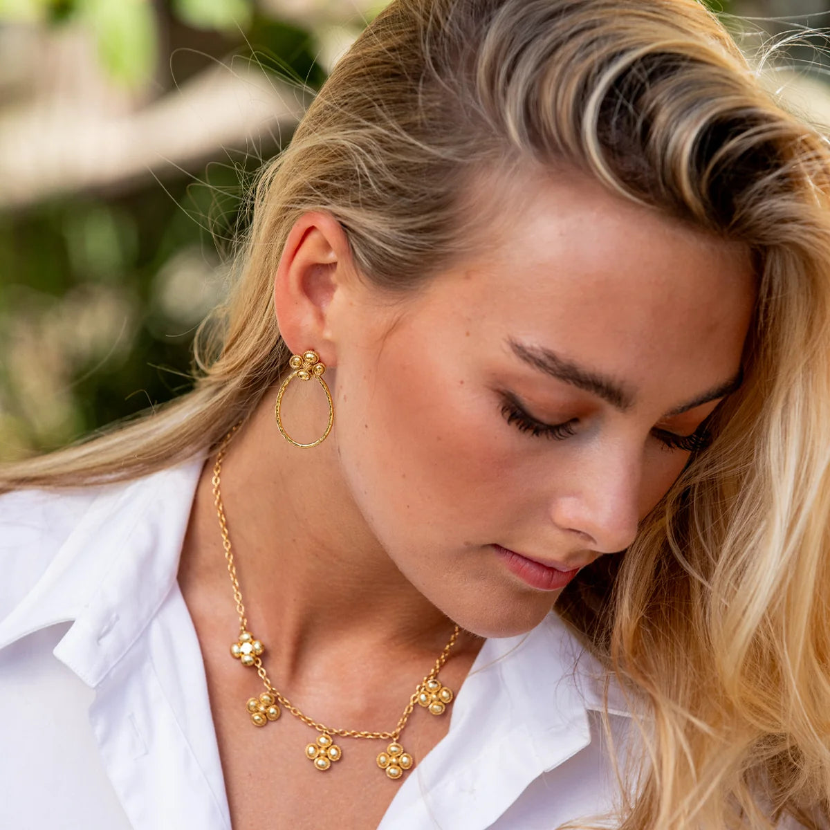 Berry Clover Teardrop Earrings - Gold
