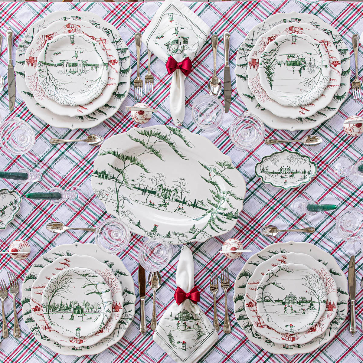 Country Estate Winter Frolic 18" Platter - Evergreen