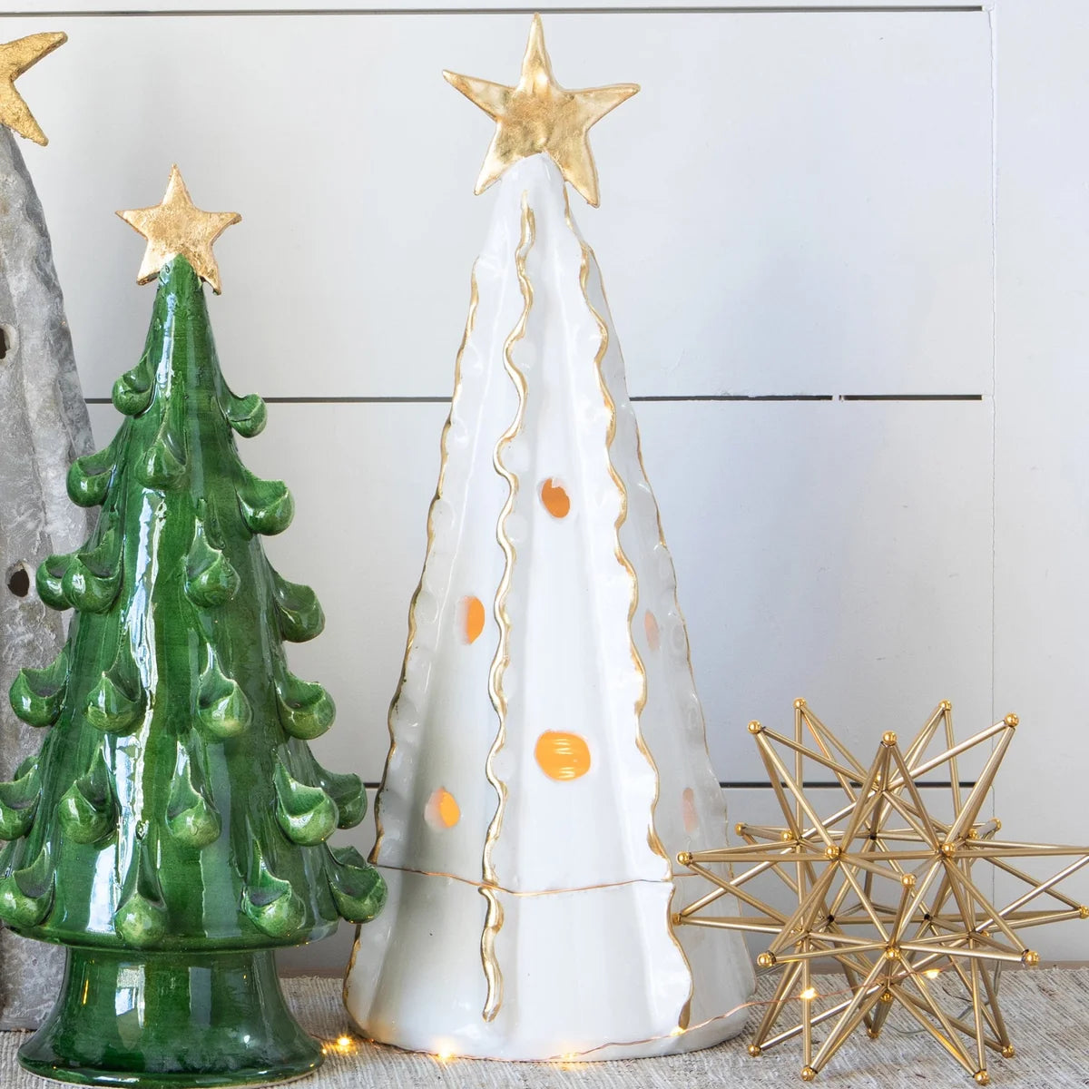 Foresta White Large Tree with Ribbon & Gold Star