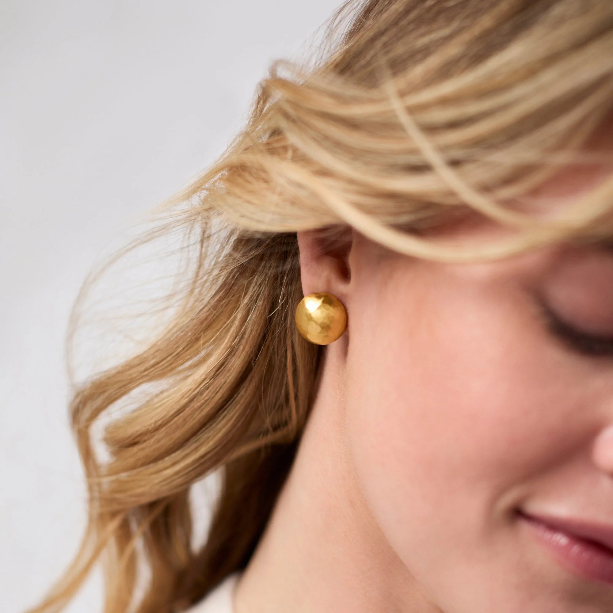 Solara Stud Gold