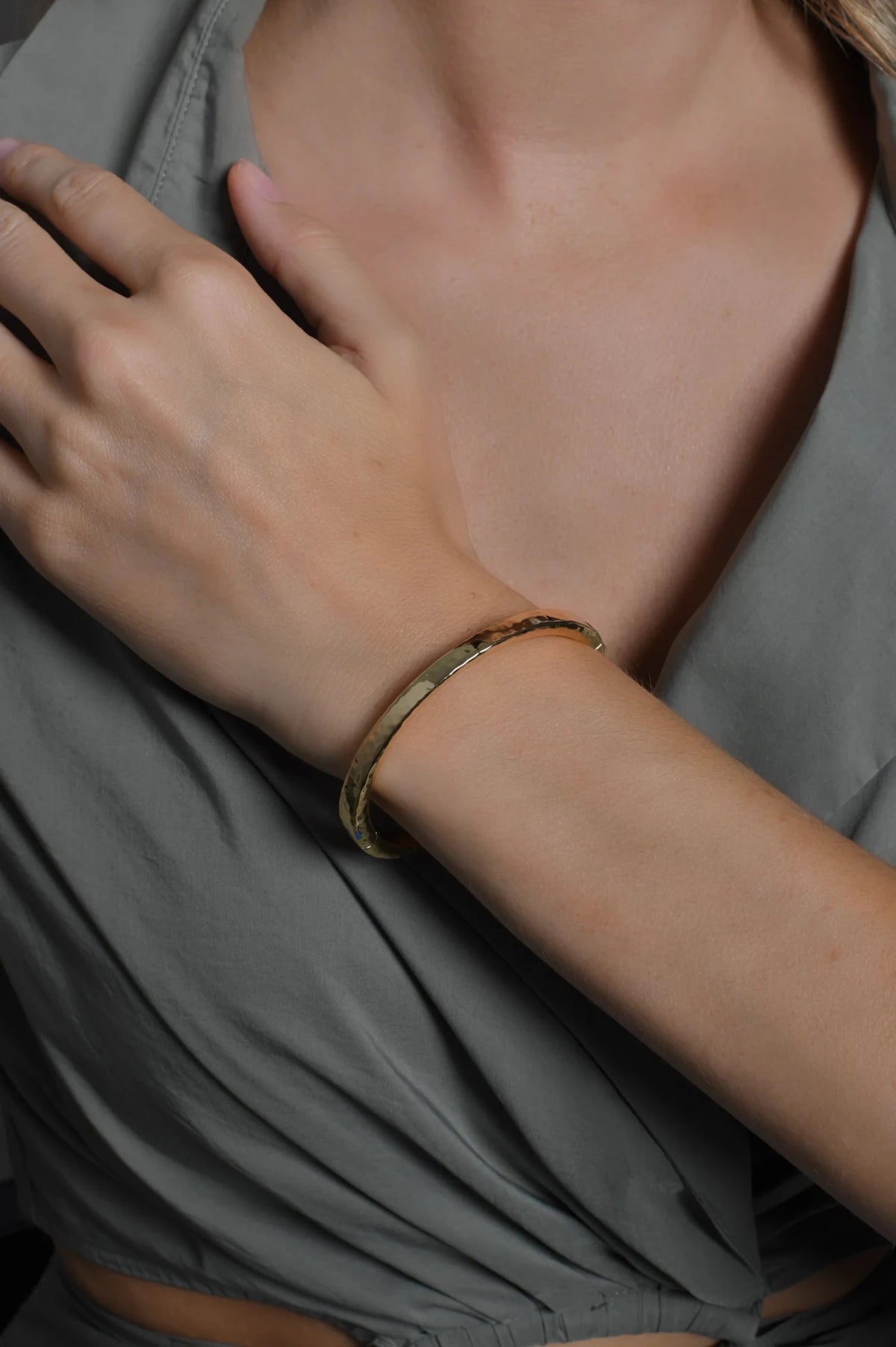 Farrier Medium Hinged Bangle, Gold - Robert's-Anabel Aram-Robert's