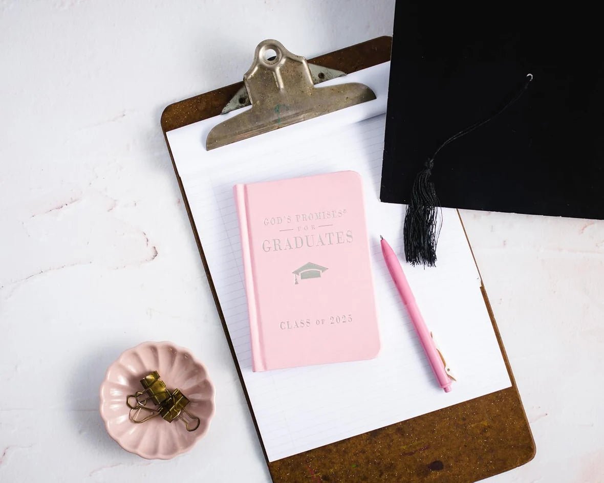 God's Promises for Graduates: Class of 2025 - Pink - Robert's-HARPER COLLINS CHRISTIAN-Robert's