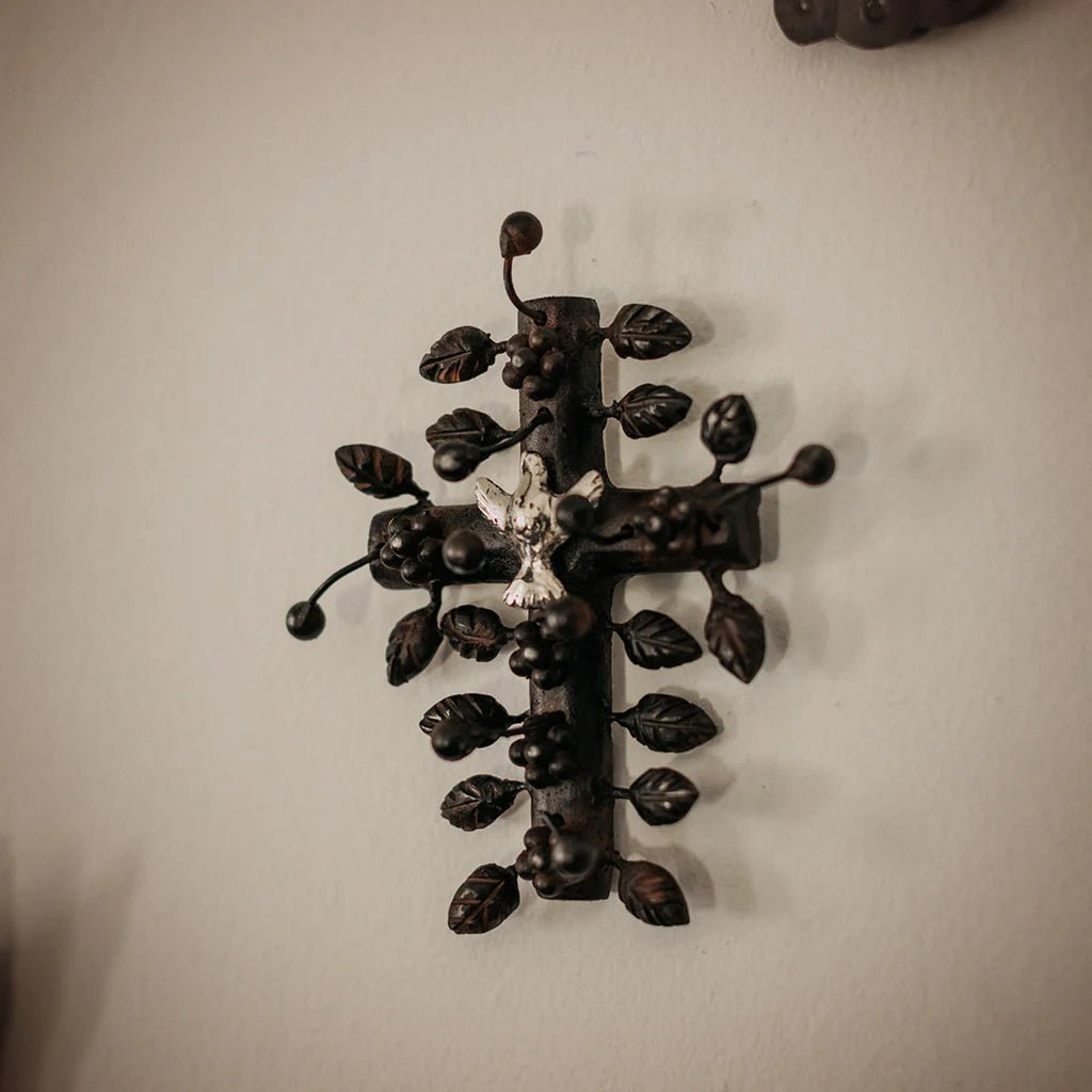 Paz Cross - Robert's-Jan Barboglio-Robert's