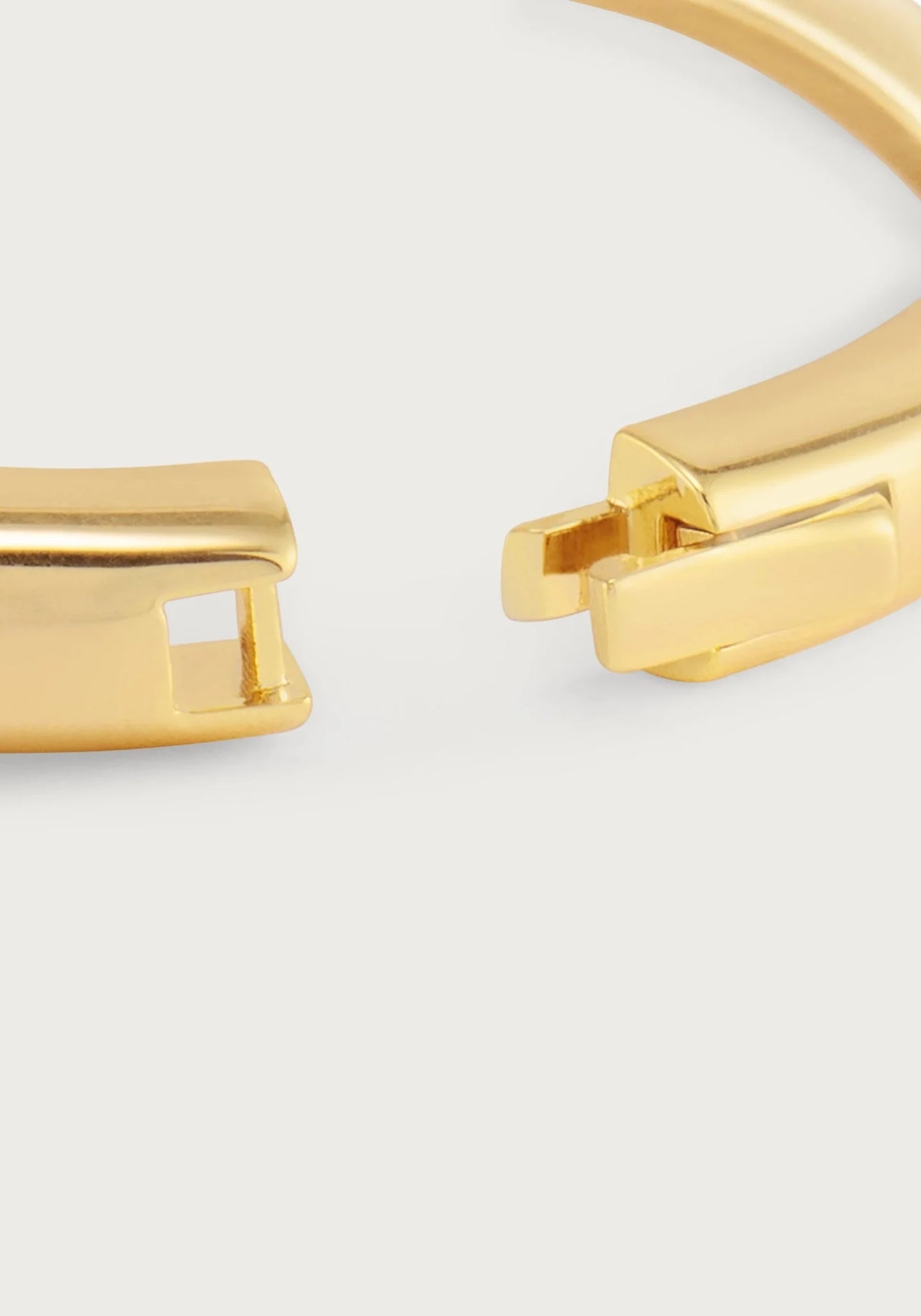 Anabel Aram-River Slim Hinged Bangle, Gold - Robert's
