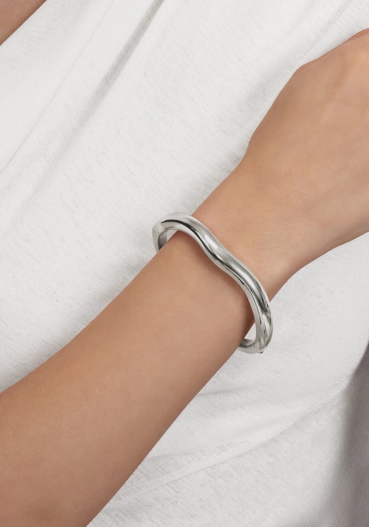 Anabel Aram-River Slim Hinged Bangle, Silver - Robert's