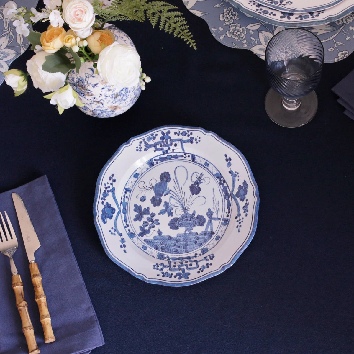 VIDA Faenza 9" Salad Plate White and Blue - Robert's-Beatriz Ball Collection-Robert's